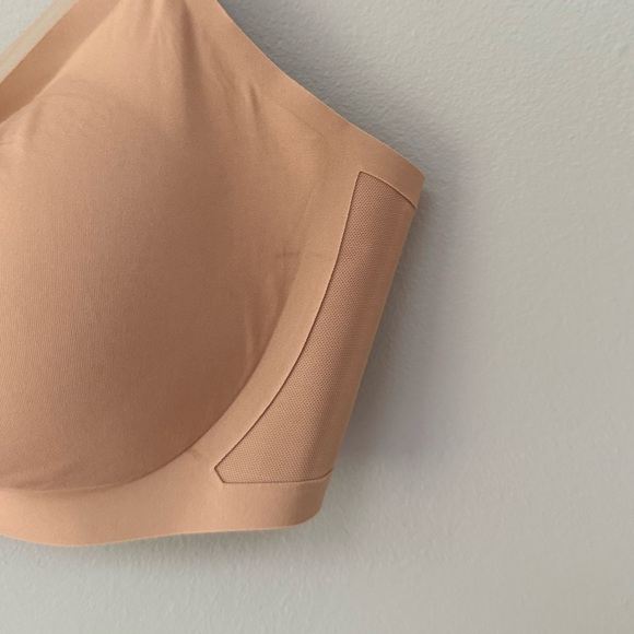 Honeylove CrossOver Bra in Sand - 38D/DD(E) - Picture 10 of 10